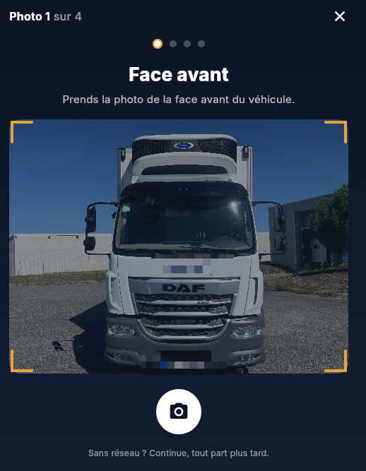 Photo 1 sur 4 : face avant du véhicule, déjà prise